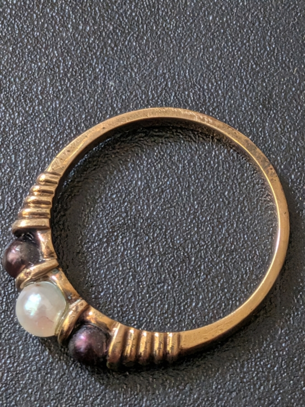 Vintage LIBCO 10K Yellow Gold Three-Pearl Ring – White & Black Cultured Pearls –